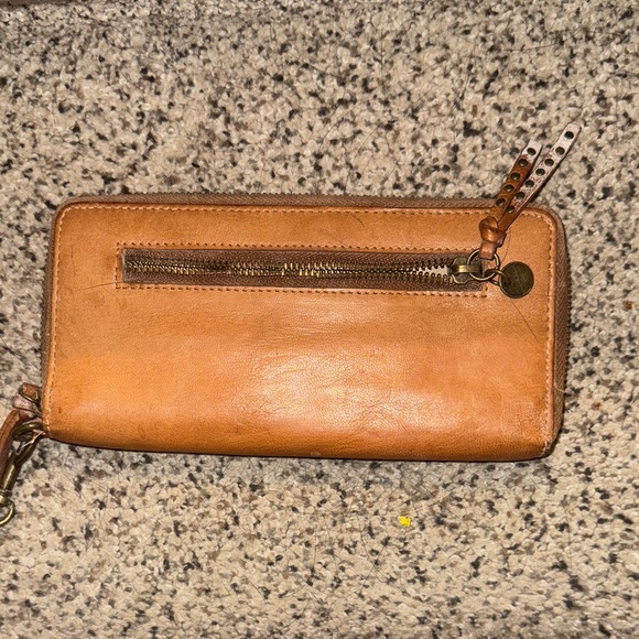Lucky Brand Brown Leather Wristlet Wallet - Picture 2 of 4